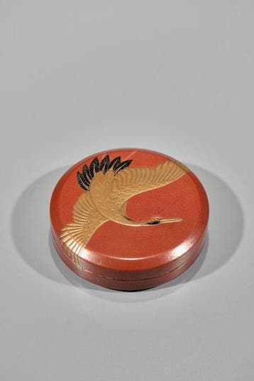 Doos - Een Japanse Kg van rode lak met een kraanvogel in