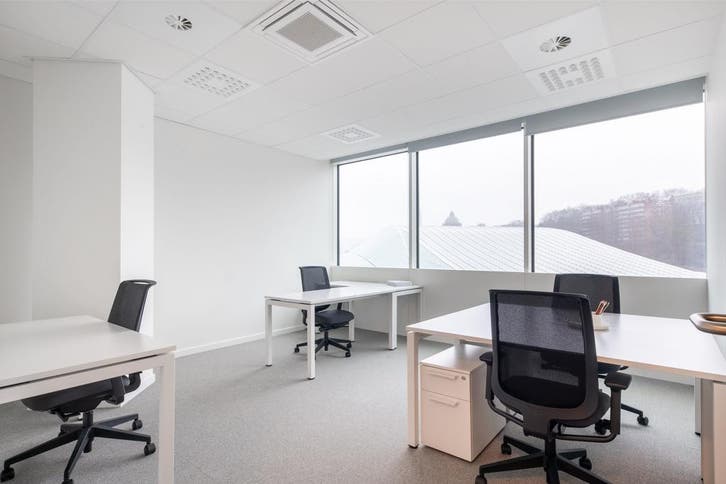 Espace de bureau pour 3 pers. à Guillemins, Articles professionnels, Immobilier d'entreprise