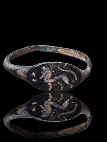 Oud-Romeins Stunning & Rare Lion Child Seal Ring (Zonder