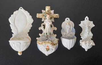 Wijwatervat (4) - Antiek gedetailleerde Wijwatervaten/bakjes