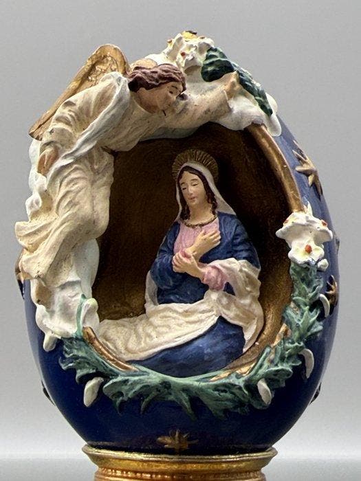 House of Faberge 24 Karat Gold Plated Imperial Nativity Egg, Antiek en Kunst, Antiek | Boeken en Manuscripten