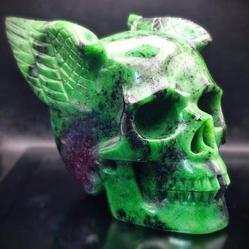 Prachtig 1,601 kg Ruby Zoisite Schedel - Hand Carved Skull