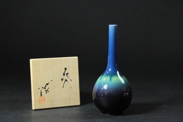 Vaas - Kutani-aardewerkvaas van Yasokichi Tokuda III,
