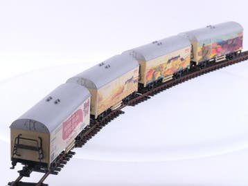 Schaal H0 Märklin 4415 & 84495 set van 4 geloten goederen.., Wisselstroom, Gebruikt, Wagon, Ophalen of Verzenden
