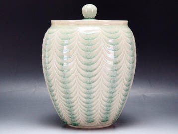 Vaas - Aardewerk, Zeer fraaie Seto celadon waterpot,