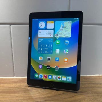 Apple iPad (5th Generation) 128GB Wifi - Mobiele telefoon, Nieuw