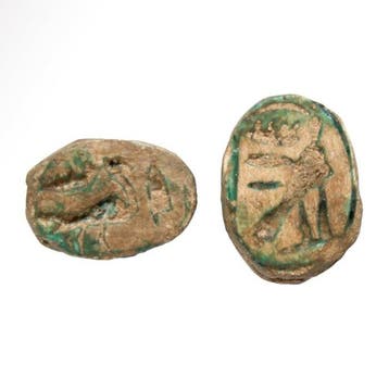 Oud-Egyptisch Speksteen Twee geglazuurde scarabs (Zonder