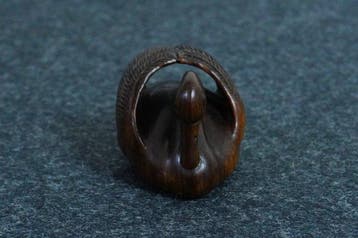 Vente aux enchères sans réserve – Netsuke cygne en bois de