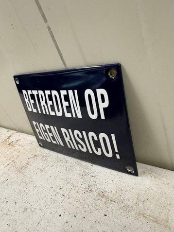 Emaille Waarschuwingsbord – Betreden op Eigen Risico -