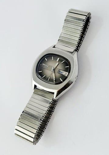 Seiko - Vintage 1970s Seiko Automatic TV Dial 7009-5001