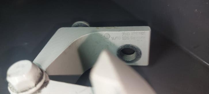 7H0 831 401 DEUR SCHARNIER LINKS BOVEN Volkswagen Transpo..., Auto-onderdelen, Carrosserie, Gebruikt, Volkswagen, Links, Deur