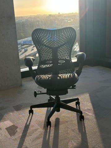 Herman Miller Mirra Stoelen, In Aantal Verkrijgbaar!, Verzenden, Zwart, Zo goed als nieuw, Bureaustoel