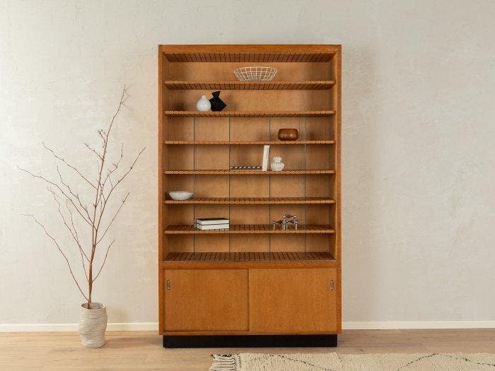Armoire - Noyer - Vitrine de magasin des années 1950, Antiquités & Art, Art | Objets design
