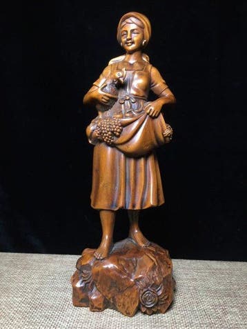 Figure - Girl with Fruit and Bird - Bois