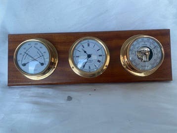 Maritieme objecten - Vintage klok met thermometer, barometer