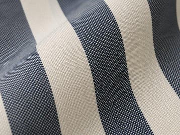 Dubbelzijdige meubelstof met blauwe en ivoren strepen – 250