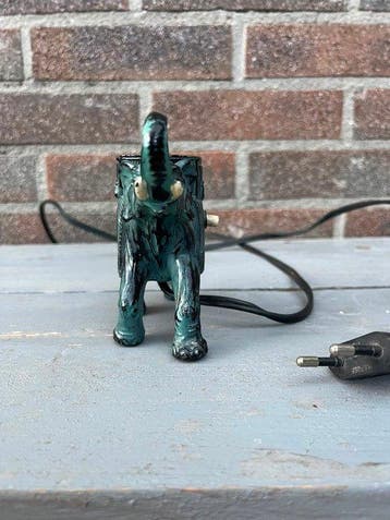 Vintage messing olifant elektrische tafelaansteker – ca., Nieuw