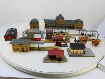 Schaal H0 SET Station baden - perrons - diverse items..., Hobby en Vrije tijd, Overige merken, Gebruikt, Brug, Tunnel of Gebouw