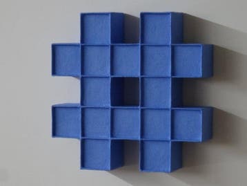 Hans Meeuwsen - Reliëf, 2026 - 73 hemelsblauwe hashtag -
