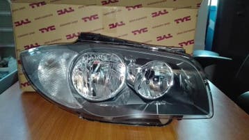 BMW 1 serie 2009-2012 Koplamp Rechts (Koplampen), Verzenden