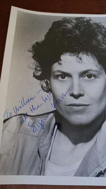 sigourney weaver - Fotografía Firmada