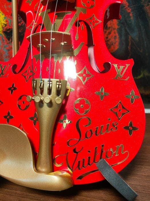 fp pop art - Louis vuitton violon et Capsule Rouge Metalic, Antiquités & Art, Art | Objets design