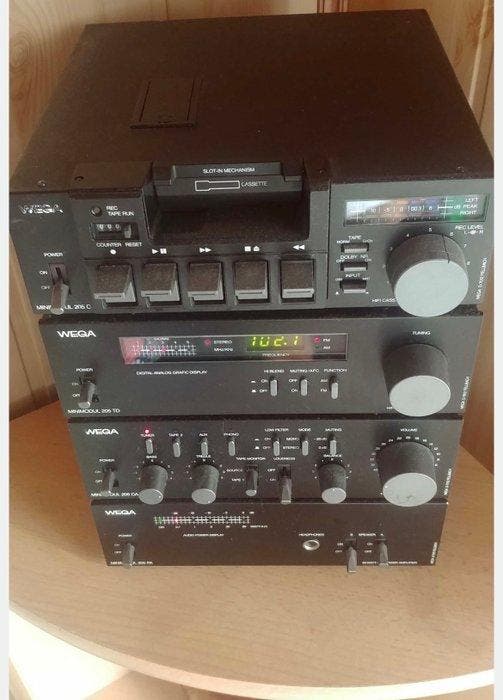 Wega - { Stereoset, TV, Hi-fi & Vidéo, Radios