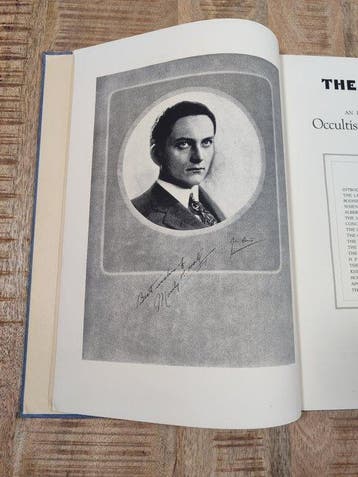Manly Hall - The Phoenix - 1931-1932, Antiek en Kunst
