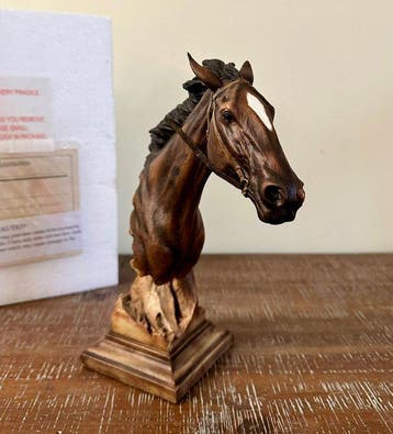sculptuur, Horse bust sculpture - 23 cm - Hars