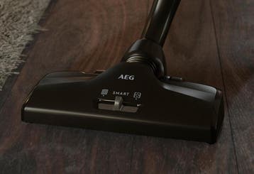 AEG VX82-1-ECO Line - Stofzuiger met zak - Zwart -, Verzenden, Zo goed als nieuw