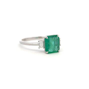 Ring - 14 karaat Witgoud - 1.76ct. tw. Smaragd - Saffier