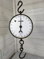 Vintage hangende Salter veergebalanceerde Metalen, Emaille,, Antiek en Kunst, Antiek | Keukengerei