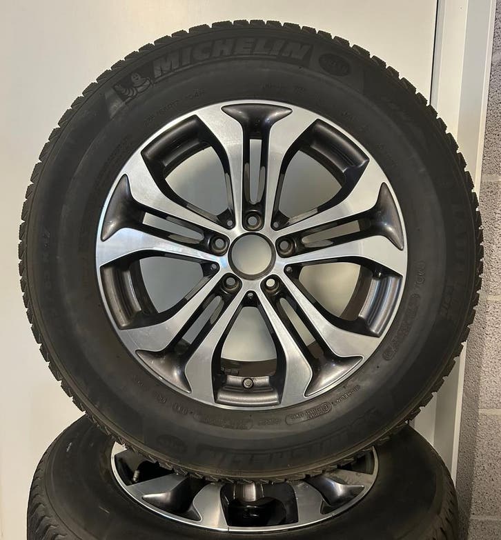 Mercedes-Benz GLC (Coupé) Winterbanden + Velgen, Auto-onderdelen, Banden en Velgen, 17 inch, Winterbanden, 235 mm, Personenwagen