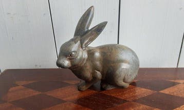 P. Chenet - Statue, Konijn - 13 cm - Bronze