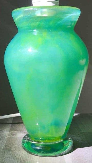 Daum France - Lampe de table - Signée - Verre Vert Marmoréen