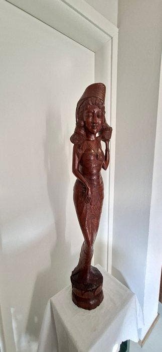 Monumental Balinese female figure – marked PANAKUS BALI –