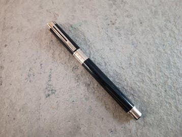 Waterman - Pluma Waterman Perspective laca negra y platinum