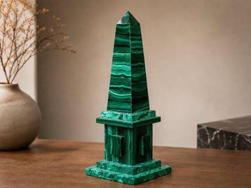malachiet Obelisk - Hoogte: 16 cm - Breedte: 5.4 cm- 540 g -