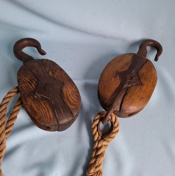 Katrollen / blokken, Ship’s pulley (2) - Hout, IJzer
