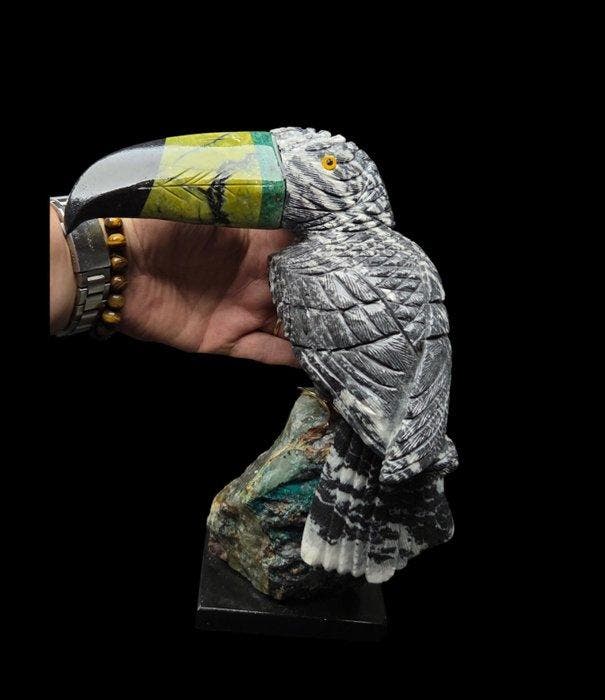 . - Diorama Semi-precious stone toucan bird made in Peru (35, Antiek en Kunst, Curiosa en Brocante