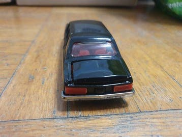 Prodotto in URSS 1:43 - Model sedan - GAZ-14 Chaika, Nieuw