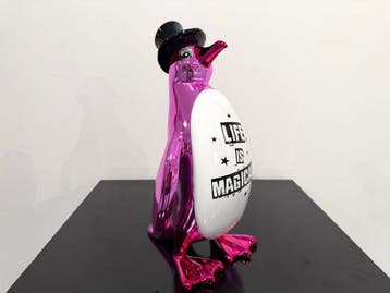 Van Apple - Penguin - Life Is Magical