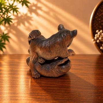 Gesigneerde Gyokusho honden netsuke - met de hand uit