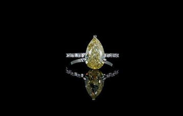 Ring - 14 karaat Witgoud - 3.46ct. tw. Geel Diamant (Fancy, Nieuw