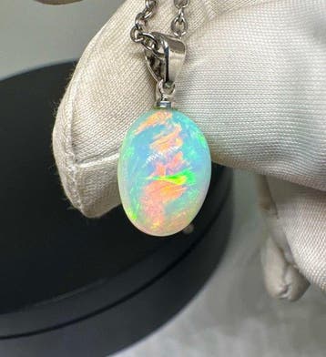 Opale Pendentif - Hauteur : 22 mm - Largeur : 11 mm- 1.16 g
