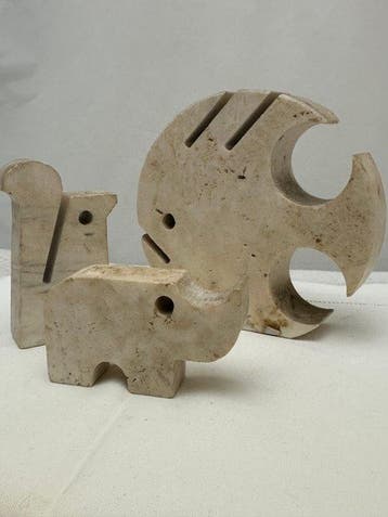Figure - Dans le style des Frères Mannelli. Trois sculptures