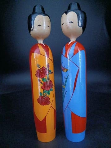 Beeldje - Prachtige Set Vintage Ryukyu Ssaku Kokeshi Poppen, Antiek en Kunst