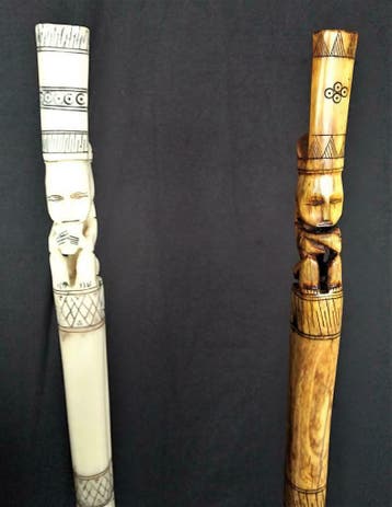Tribale staf, Nias-Indonesie ,Buffelbeen en ijzerhout +Stand, Ophalen of Verzenden