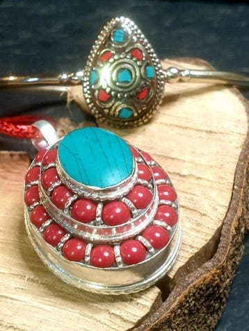 Tibetaans zilver, Natuurlijk koraal, Turkoois, Traditionele