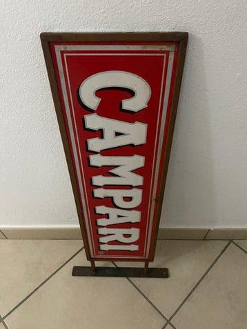 campari - Enseigne Campari à paroi bifaciale. - campari spa